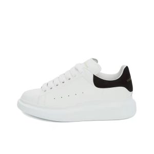 Alexander McQueen 厚底牛皮板鞋534278WHGP5 黑尾麂皮