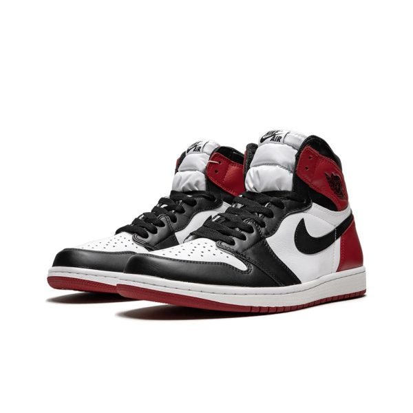 AIR JORDAN 1 RETRO BLACK TOE 黑趾