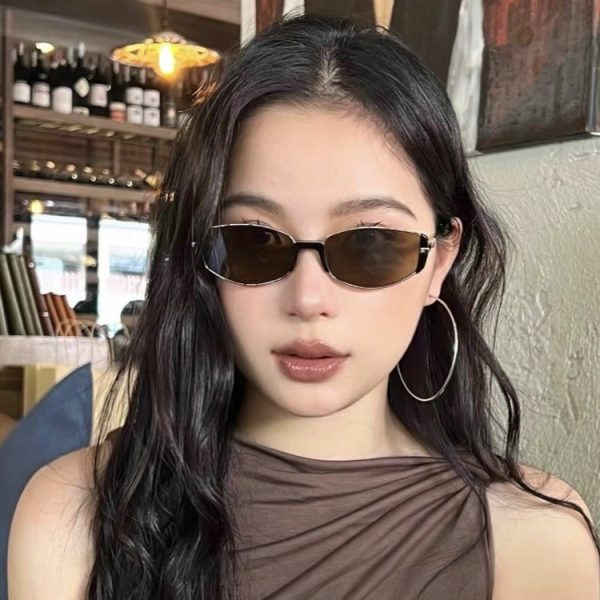 全新摩登復古高級感茶色窄框小棕鏡女方圓臉顯瘦貓眼墨鏡女太陽眼鏡：圖片 2