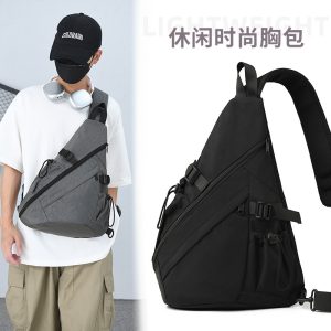 休閒時尚新胸包簡約純色大容量騎乘背包戶外上班通勤旅行斜挎男包