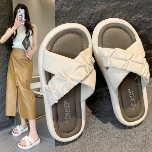 涼拖鞋女夏外穿2025年新仙女風配裙子厚底沙灘涼鞋時尚孕婦一字拖