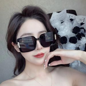 全新歐美時尚鑲鑽太陽眼鏡個性大方框墨鏡女防紫外線太陽眼鏡潮