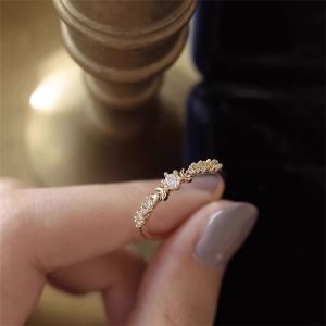 新品日系月伴星隨超閃鋯石戒指女輕奢高級感簡約百搭精緻開口指環
