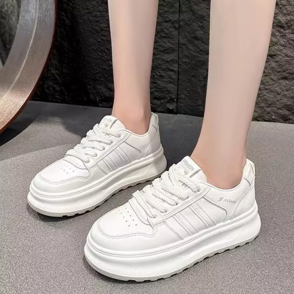 爆款超火厚底小白鞋女2025春季新款增高板鞋百搭休閒學生運動女鞋：圖片 4