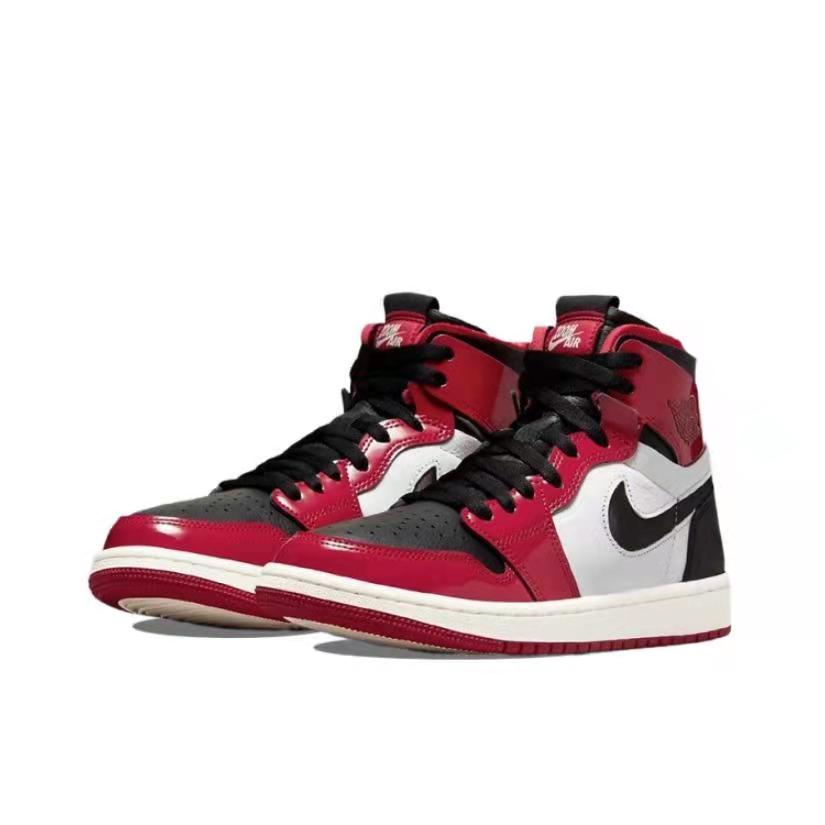 Air Jordan 1 公牛 CMFT 高筒/女/黑白紅/公牛