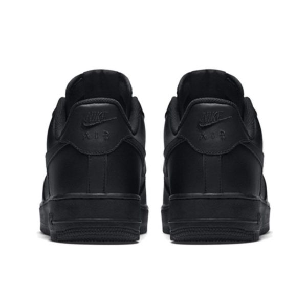 Nike Air Force 1 Low black 純黑：圖片 3