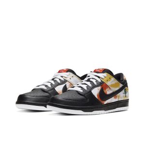 Nike SB Dunk Low Pro QS "Roswell Raygun" 黑紮染外星人男女同款