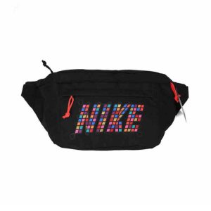 Nike TECH 像素風格彩色格子LOGO休閒斜挎腰包黑色DD1752-010
